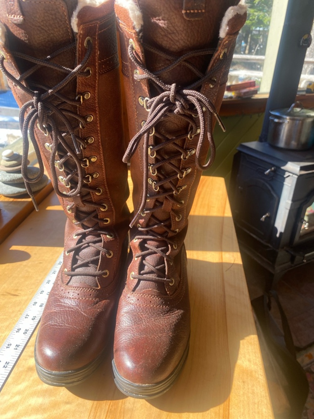 Like New Ariat Waterproof Brown Leather Sherpa-Lined Leather Boots